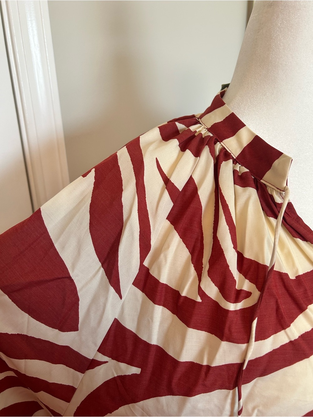 H&M Cream and Burgundy Zebra-Print Relaxed Mini Dress - Picture 5 of 9